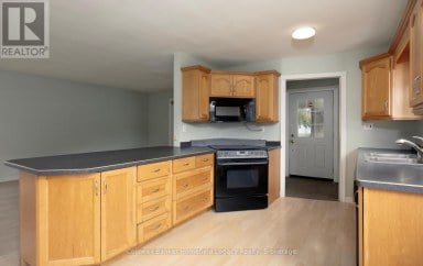 10 DUNSFORD CRESCENT St. Marys Ontario photo 7