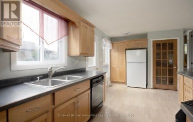 10 DUNSFORD CRESCENT St. Marys Ontario photo 9