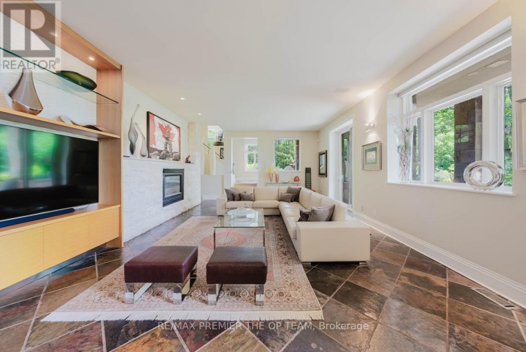 66 CLUBHOUSE ROAD, Vaughan (East Woodbridge), Ontario, L4L2W2