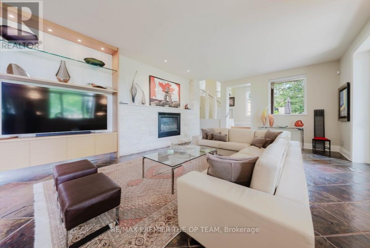 66 CLUBHOUSE ROAD, Vaughan (East Woodbridge), Ontario, L4L2W2