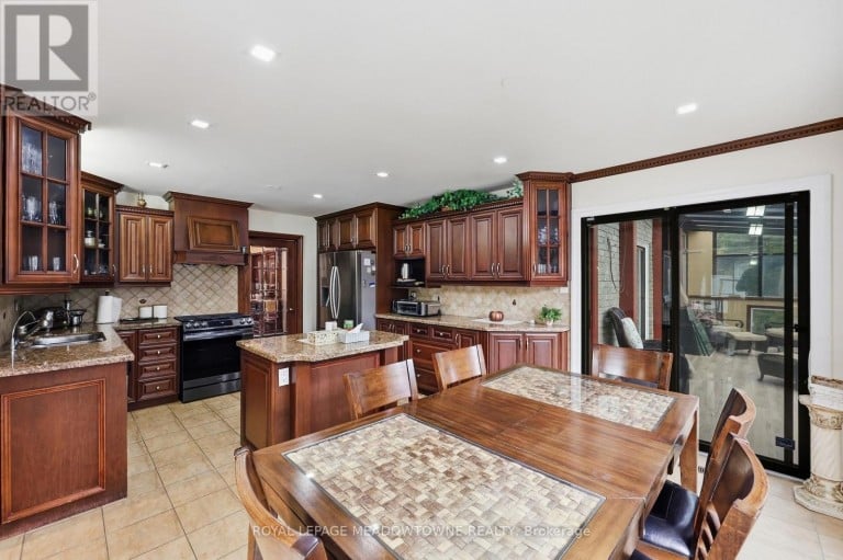 42 DAWNRIDGE TRAIL, Brampton (Heart Lake West), Ontario, L6Z2A1