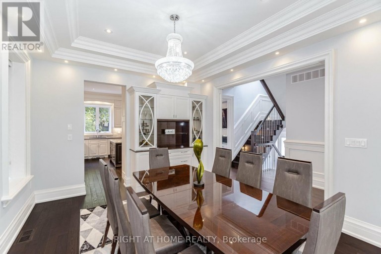 35 BURNELM DRIVE, Toronto (Islington-City Centre West), Ontario, M9B4N2