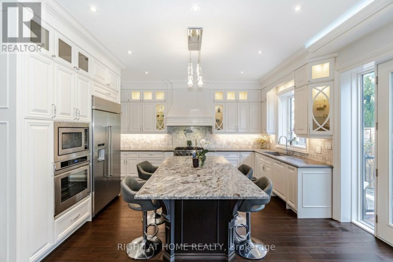 35 BURNELM DRIVE, Toronto (Islington-City Centre West), Ontario, M9B4N2