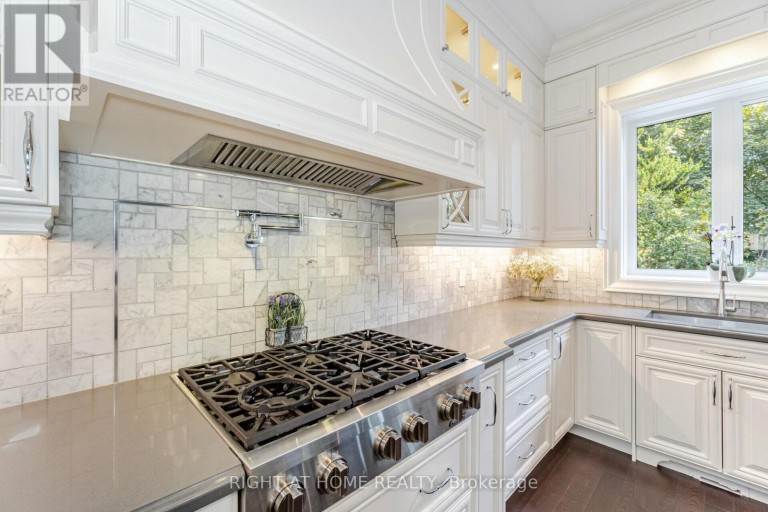 35 BURNELM DRIVE, Toronto (Islington-City Centre West), Ontario, M9B4N2