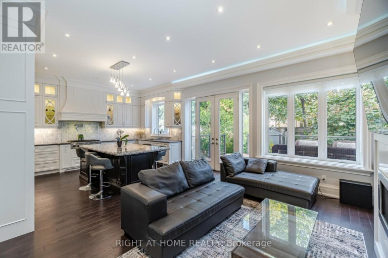 35 BURNELM DRIVE, Toronto (Islington-City Centre West), Ontario, M9B4N2