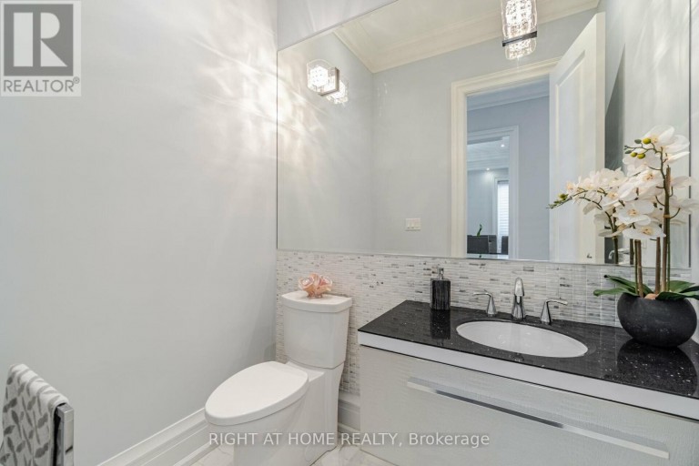 35 BURNELM DRIVE, Toronto (Islington-City Centre West), Ontario, M9B4N2