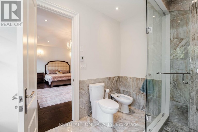 35 BURNELM DRIVE, Toronto (Islington-City Centre West), Ontario, M9B4N2