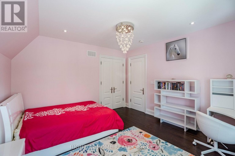 35 BURNELM DRIVE, Toronto (Islington-City Centre West), Ontario, M9B4N2