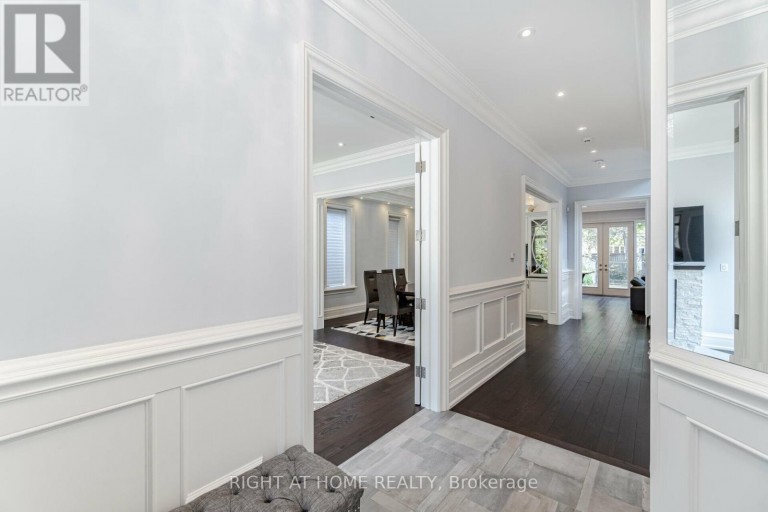 35 BURNELM DRIVE, Toronto (Islington-City Centre West), Ontario, M9B4N2