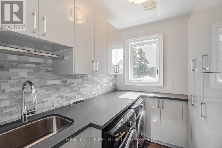 35 BURNELM DRIVE, Toronto (Islington-City Centre West), Ontario, M9B4N2