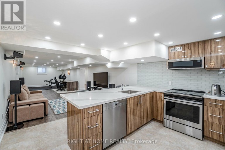 35 BURNELM DRIVE, Toronto (Islington-City Centre West), Ontario, M9B4N2