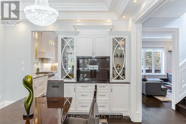 35 BURNELM DRIVE, Toronto (Islington-City Centre West), Ontario, M9B4N2