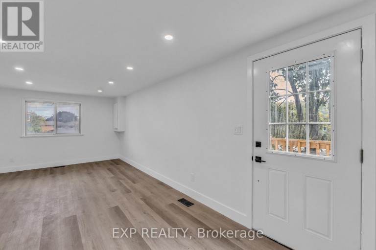 113 GREEN ROAD, Hamilton (Stoney Creek), Ontario, L8G3W9