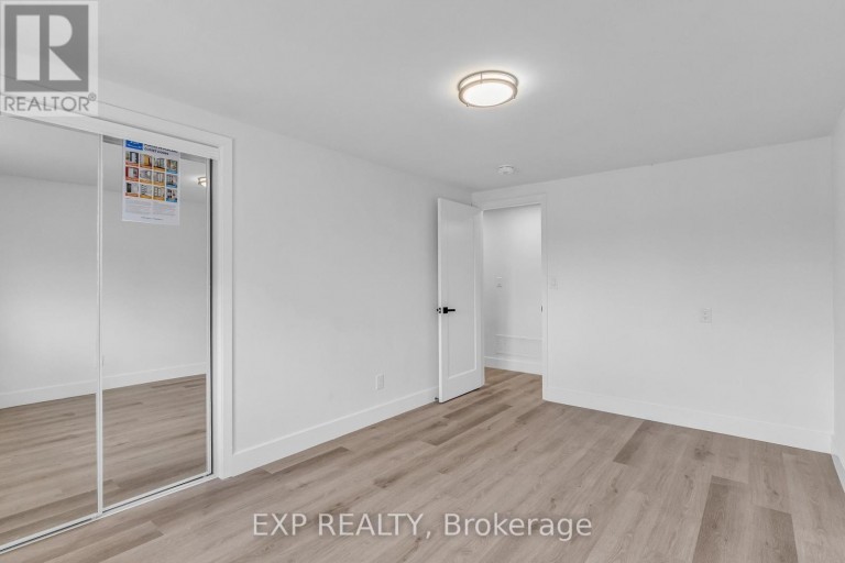 113 GREEN ROAD, Hamilton (Stoney Creek), Ontario, L8G3W9