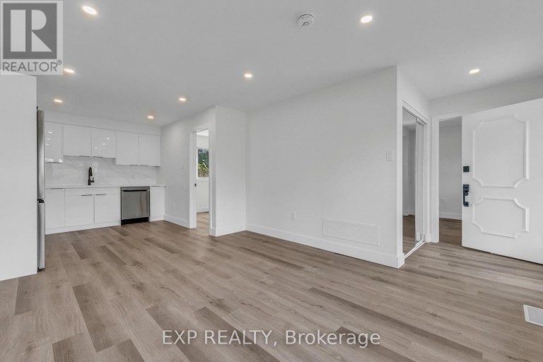 113 GREEN ROAD, Hamilton (Stoney Creek), Ontario, L8G3W9