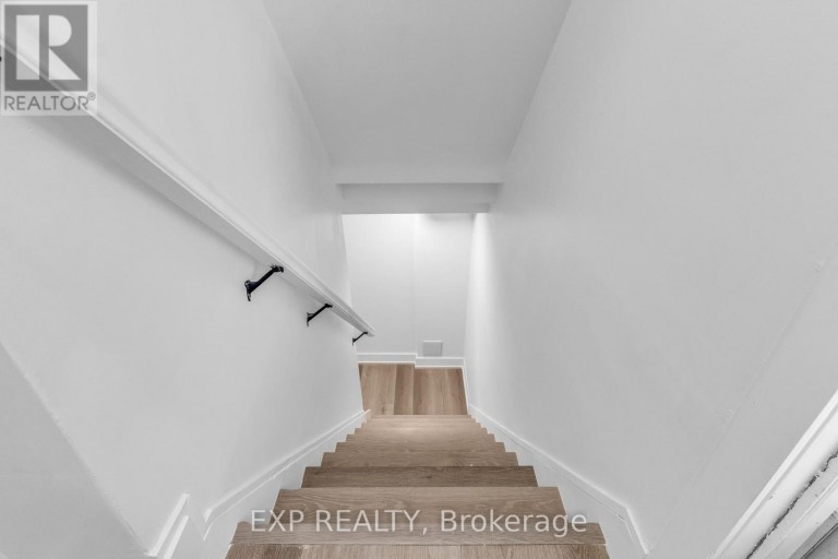 113 GREEN ROAD, Hamilton (Stoney Creek), Ontario, L8G3W9