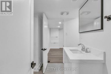 113 GREEN ROAD Hamilton (Stoney Creek) Ontario photo 32