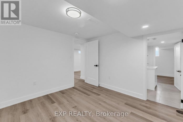 113 GREEN ROAD, Hamilton (Stoney Creek), Ontario, L8G3W9