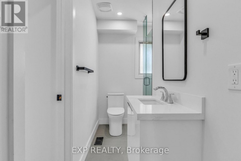 113 GREEN ROAD, Hamilton (Stoney Creek), Ontario, L8G3W9