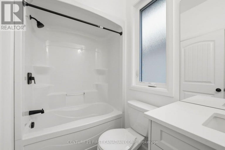 78 QUEEN STREET, North Middlesex (Ailsa Craig), Ontario, N0M1A0