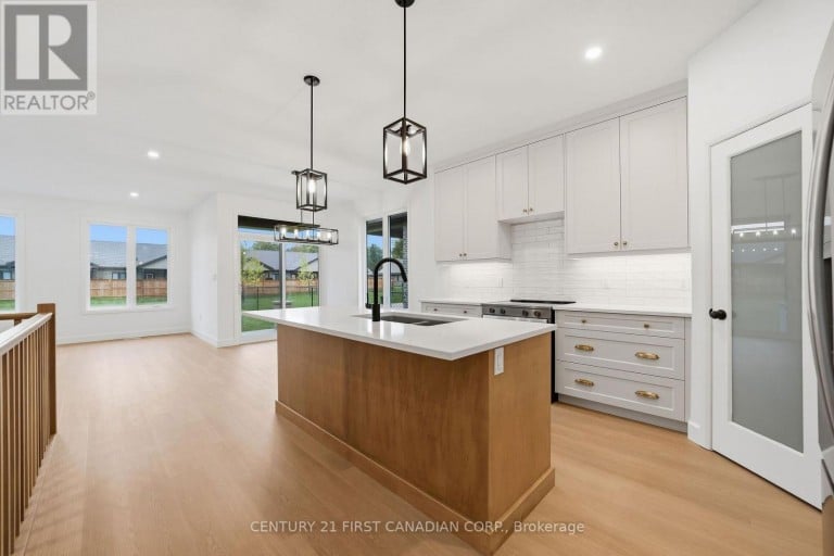 78 QUEEN STREET, North Middlesex (Ailsa Craig), Ontario, N0M1A0