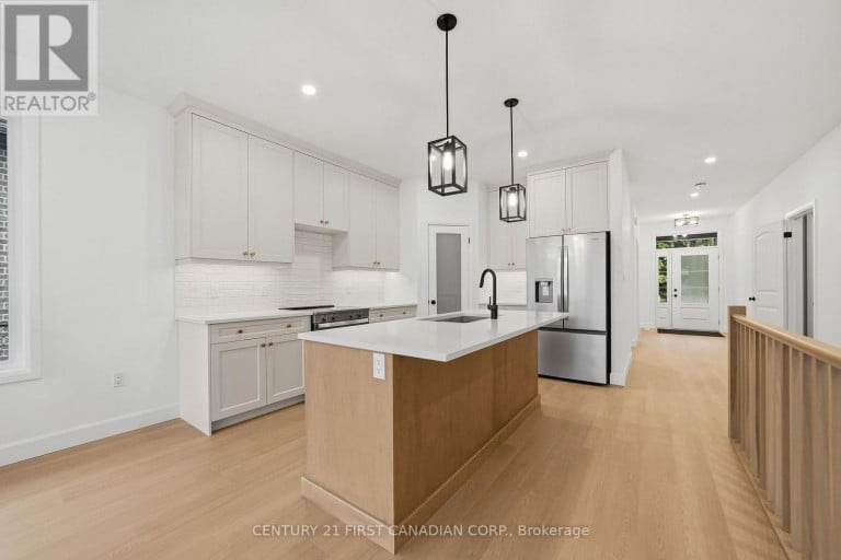 78 QUEEN STREET, North Middlesex (Ailsa Craig), Ontario, N0M1A0