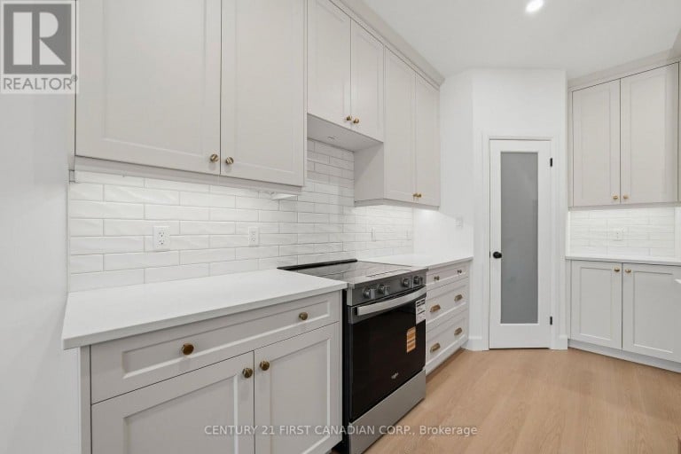 78 QUEEN STREET, North Middlesex (Ailsa Craig), Ontario, N0M1A0