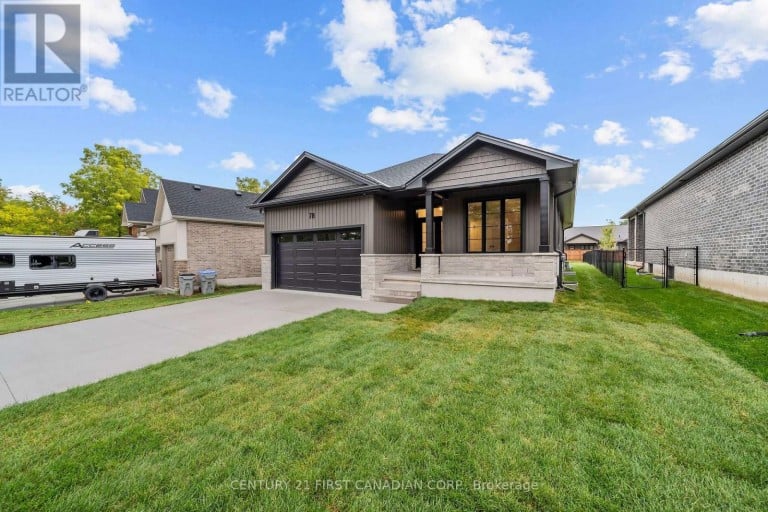 78 QUEEN STREET, North Middlesex (Ailsa Craig), Ontario, N0M1A0