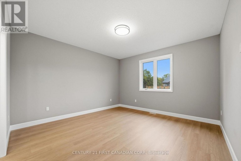 78 QUEEN STREET, North Middlesex (Ailsa Craig), Ontario, N0M1A0