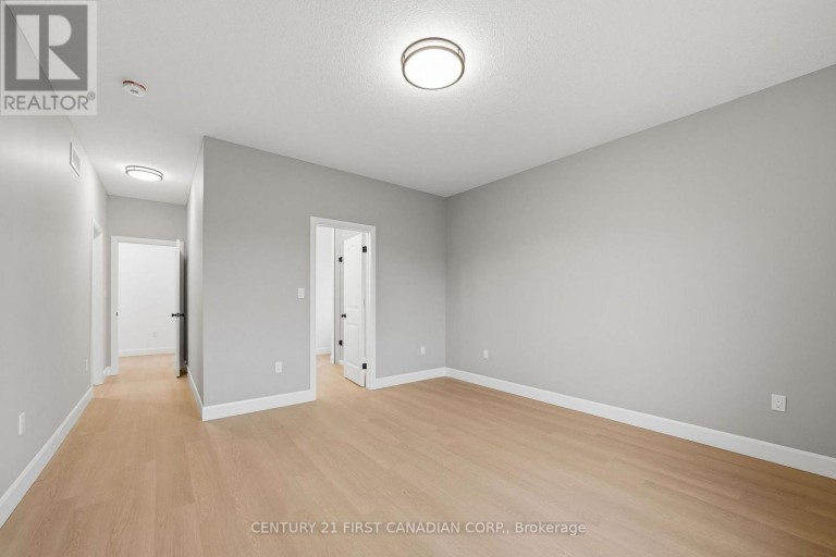78 QUEEN STREET, North Middlesex (Ailsa Craig), Ontario, N0M1A0