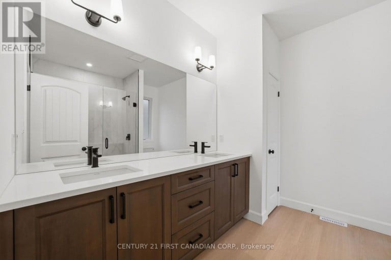 78 QUEEN STREET, North Middlesex (Ailsa Craig), Ontario, N0M1A0