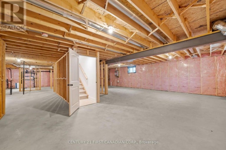 78 QUEEN STREET, North Middlesex (Ailsa Craig), Ontario, N0M1A0