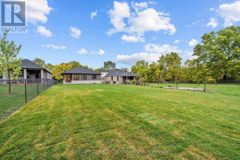 78 QUEEN STREET, North Middlesex (Ailsa Craig), Ontario, N0M1A0
