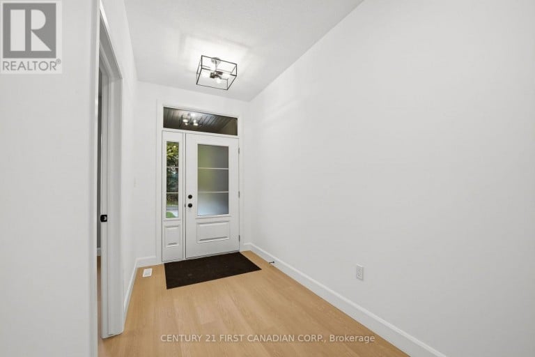 78 QUEEN STREET, North Middlesex (Ailsa Craig), Ontario, N0M1A0