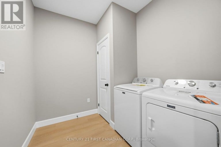 78 QUEEN STREET, North Middlesex (Ailsa Craig), Ontario, N0M1A0