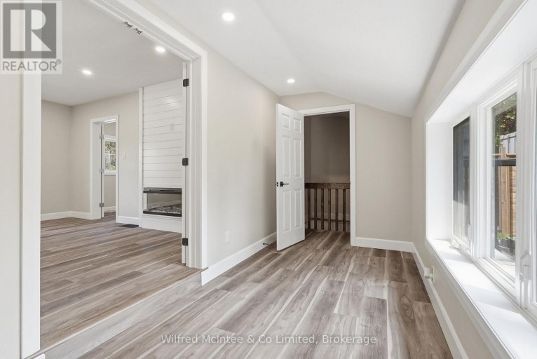 550 WELLINGTON STREET, Minto, Ontario, N4W3G9