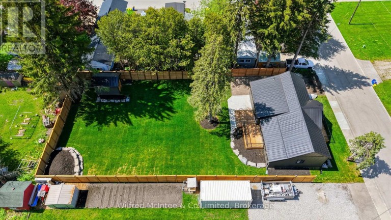550 WELLINGTON STREET, Minto, Ontario, N4W3G9