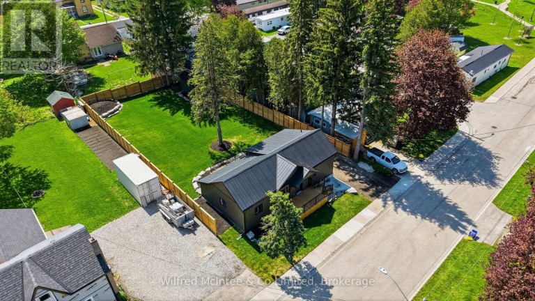 550 WELLINGTON STREET, Minto, Ontario, N4W3G9