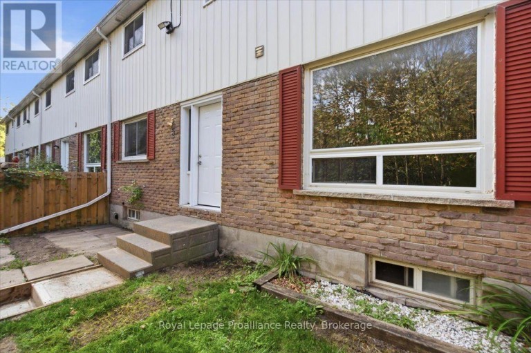 3 - 11 TRACEY PARK DRIVE, Belleville (Belleville Ward), Ontario, K8P4R4