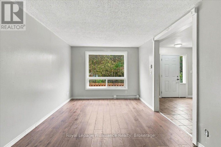 3 - 11 TRACEY PARK DRIVE, Belleville (Belleville Ward), Ontario, K8P4R4