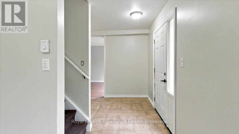 3 - 11 TRACEY PARK DRIVE, Belleville (Belleville Ward), Ontario, K8P4R4