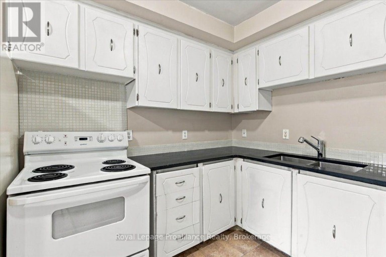 3 - 11 TRACEY PARK DRIVE, Belleville (Belleville Ward), Ontario, K8P4R4