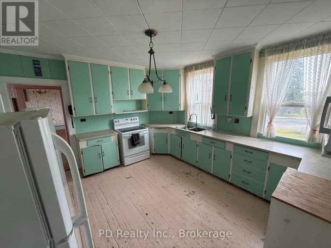 8 PRIVATE (DELORO) ROAD, Marmora and Lake (Marmora Ward), Ontario, K0K2M0