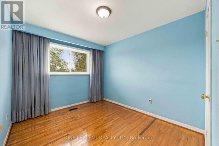37 WILMONT DRIVE, Toronto (Black Creek), Ontario, M3N1N5