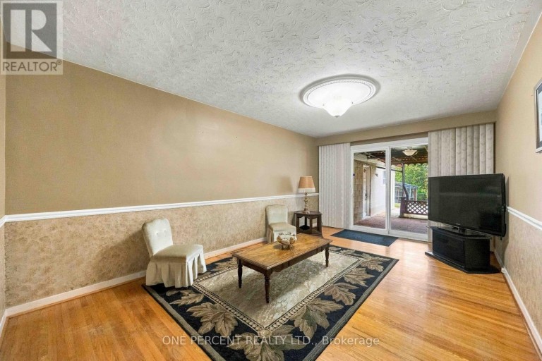 37 WILMONT DRIVE, Toronto (Black Creek), Ontario, M3N1N5