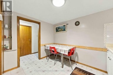 37 WILMONT DRIVE Toronto (Black Creek) Ontario photo 23