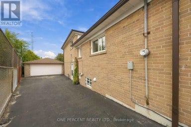 37 WILMONT DRIVE Toronto (Black Creek) Ontario photo 28
