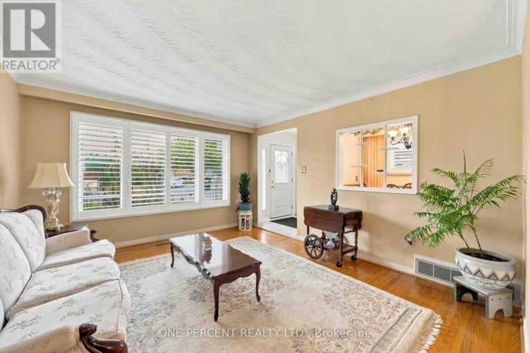 37 WILMONT DRIVE, Toronto (Black Creek), Ontario, M3N1N5