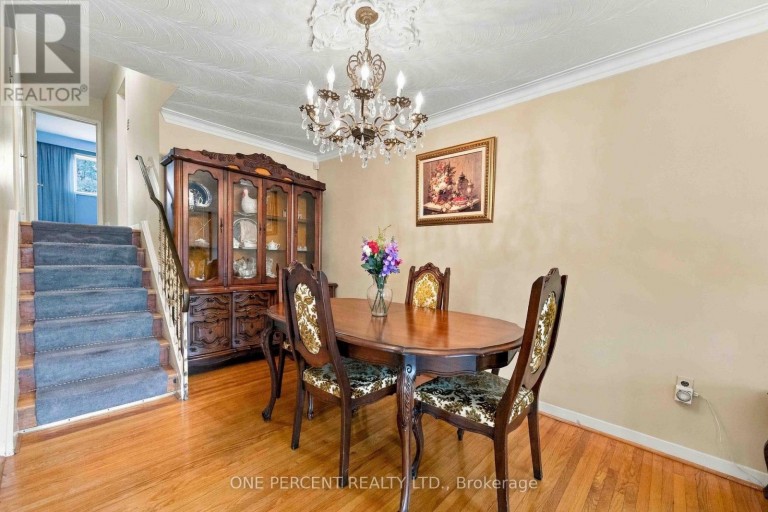 37 WILMONT DRIVE, Toronto (Black Creek), Ontario, M3N1N5