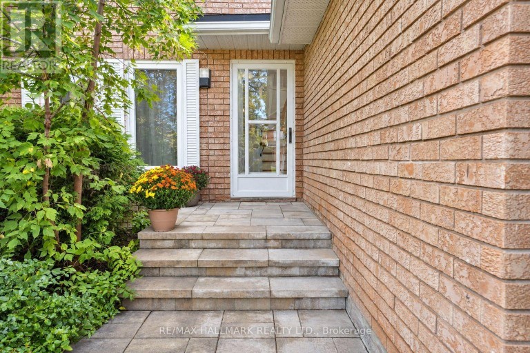 14 CRAWFORD ROSE DRIVE, Aurora (Aurora Heights), Ontario, L4G4P2
